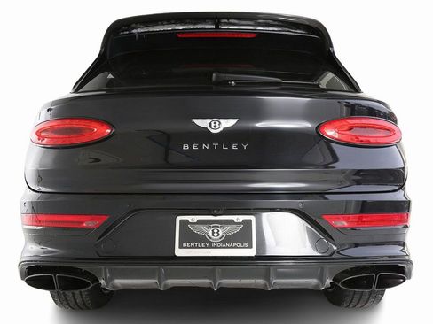Used 2022 Bentley Bentayga image 12