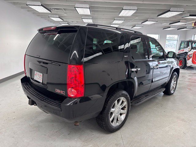 Used 2007 GMC Yukon SLT w/ SLT Preferred Equipment Group AWD/4WD image 13
