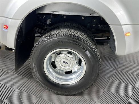 Used 2024 Ford F350 Platinum image 28