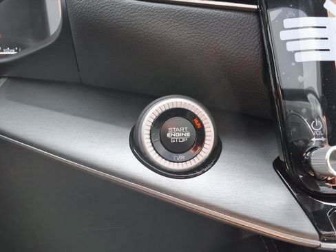 New 2026 Jeep Grand Wagoneer L 2WD image 12