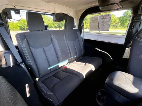 Used 2016 Jeep Wrangler Sahara w/ Connectivity Group AWD/4WD image 20