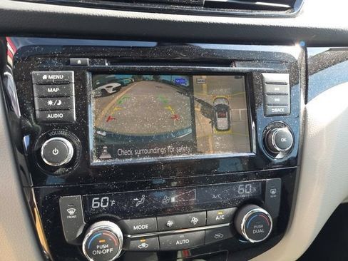 Used 2022 Nissan Rogue Sport SL FWD image 9
