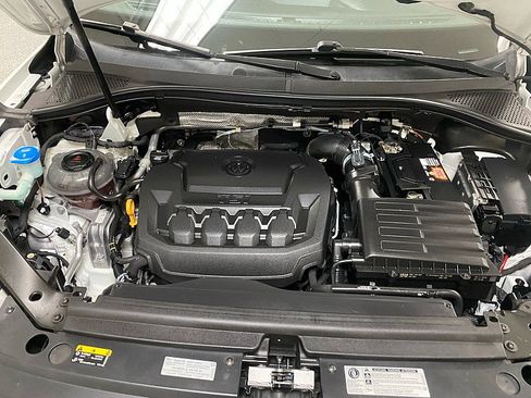 Used 2019 Volkswagen Tiguan SE image 18