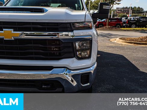 Used 2024 Chevrolet Silverado 2500 LT image 19