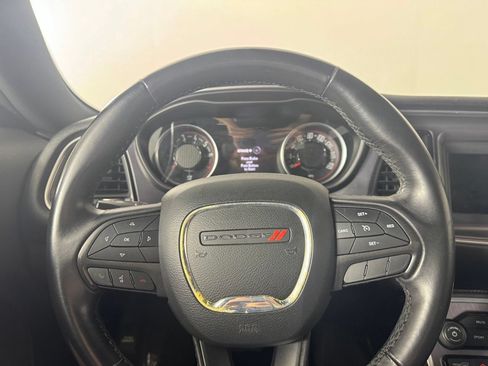 Used 2018 Dodge Challenger SXT RWD image 14