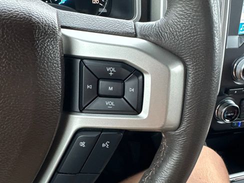 Used 2018 Ford F150 King Ranch w/ Equipment Group 601A Luxury AWD/4WD image 23