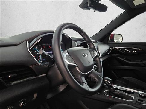 Used 2023 Chevrolet Traverse RS image 9