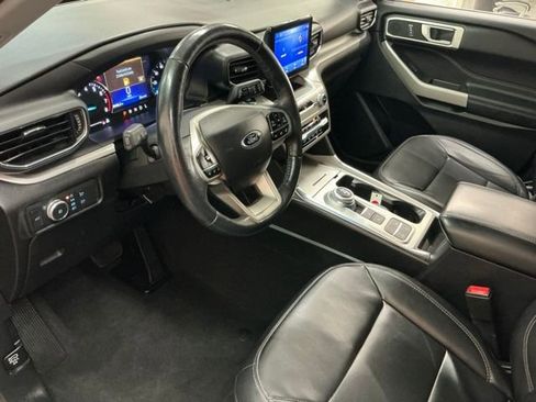 Used 2022 Ford Explorer XLT w/ Equipment Group 202A image 14