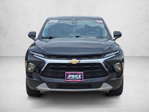 Used 2025 Chevrolet Blazer LT AWD/4WD image 2