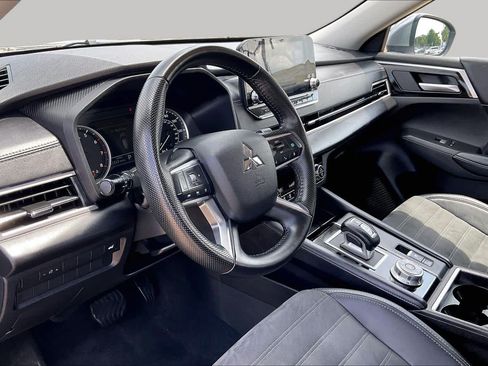 Used 2024 Mitsubishi Outlander SE AWD/4WD image 13