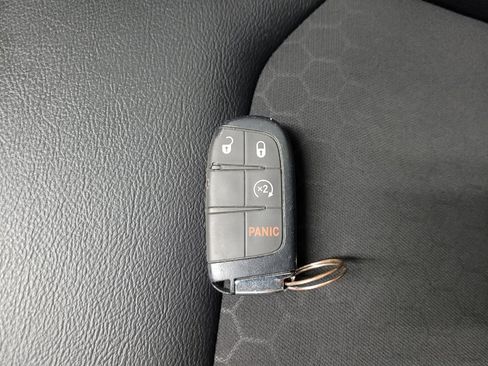 Used 2020 Jeep Compass Latitude w/ Popular Equipment Group AWD/4WD image 32