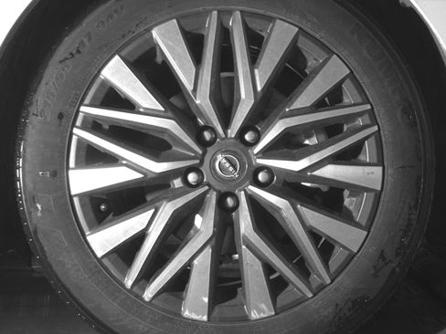 Used 2025 Nissan Altima 2.5 SV image 13