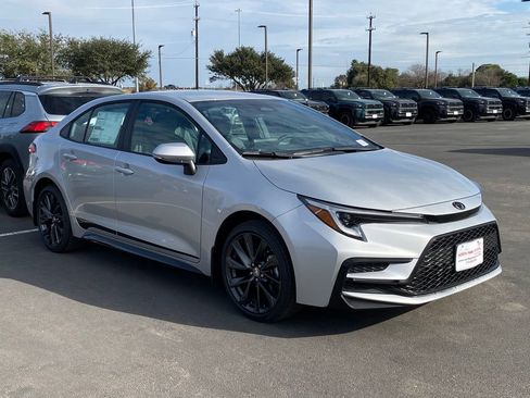 New 2026 Toyota Corolla SE FWD image 3