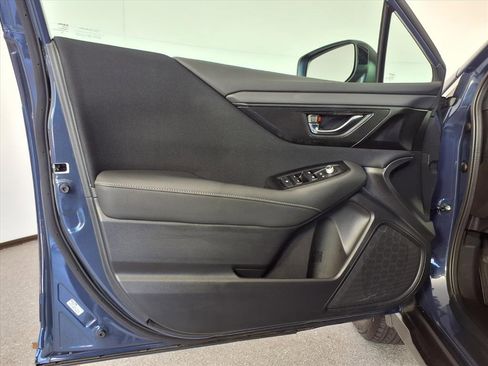 Used 2025 Subaru Outback Premium image 11