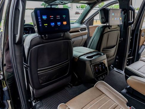 Used 2025 GMC Yukon Denali Ultimate image 35