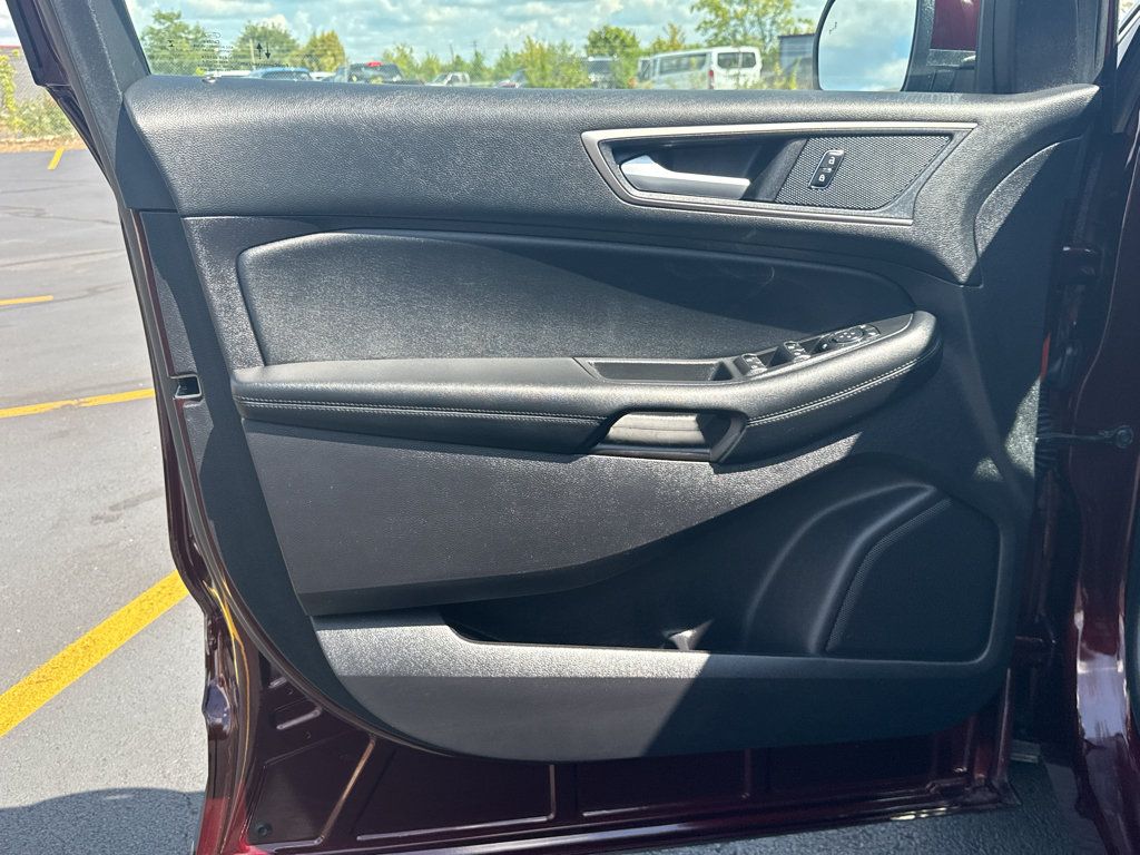 Used 2021 Ford Edge SEL w/ Convenience Package AWD/4WD image 28