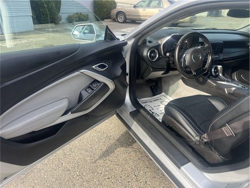 Used 2016 Chevrolet Camaro LT RWD image 10