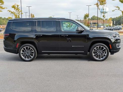 Used 2023 Jeep Wagoneer Series III w/ Premium Group I AWD/4WD image 3