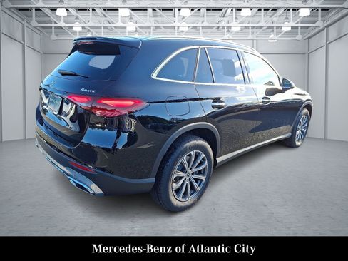 Used 2026 Mercedes-Benz GLC 300 4MATIC image 4