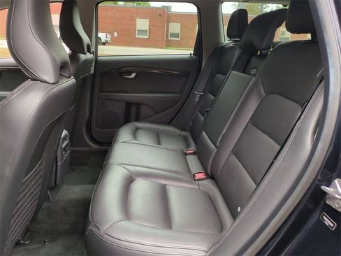 Used 2016 Volvo XC70 T5 Premier w/ Proximity Package image 24