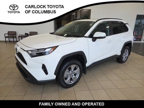 Used 2025 Toyota RAV4 XLE w/ Convenience Package FWD image 3