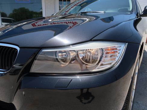 Used 2011 BMW 328i xDrive Sedan AWD/4WD image 40