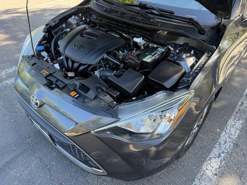 Used 2020 Toyota Yaris LE FWD image 35