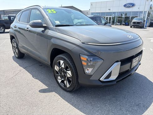 Used 2025 Hyundai Kona SEL AWD/4WD image 1