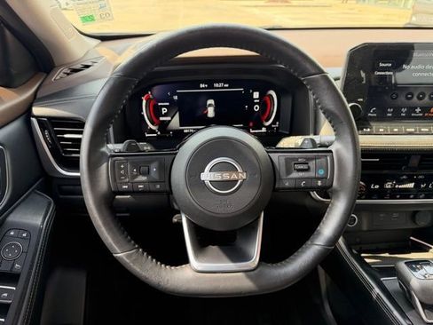 Used 2023 Nissan Rogue Platinum w/ Platinum Premium Package FWD image 17