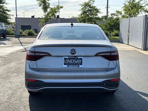 Used 2023 Volkswagen Jetta Sport FWD image 4
