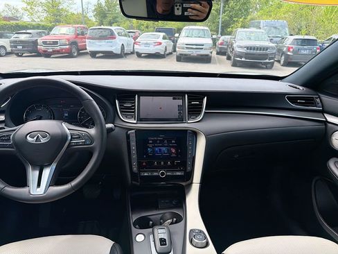 Used 2025 INFINITI QX55 Essential image 19