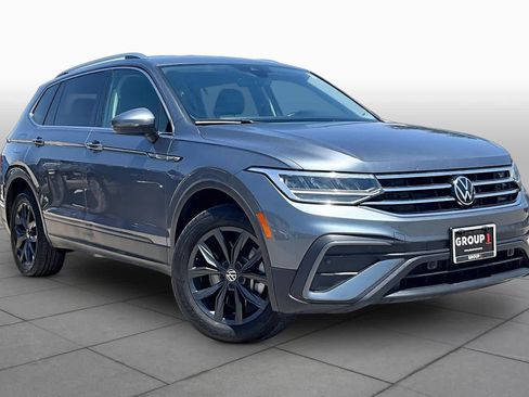 Used 2024 Volkswagen Tiguan SE AWD/4WD image 2