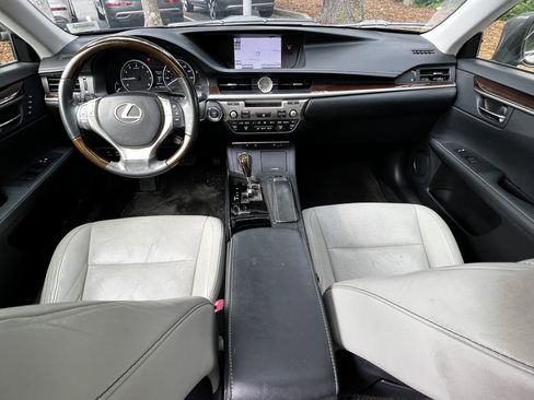 Used 2013 Lexus ES 350 w/ Luxury Pkg FWD image 35