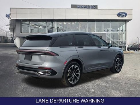 Used 2024 Lincoln Nautilus Reserve AWD/4WD image 8