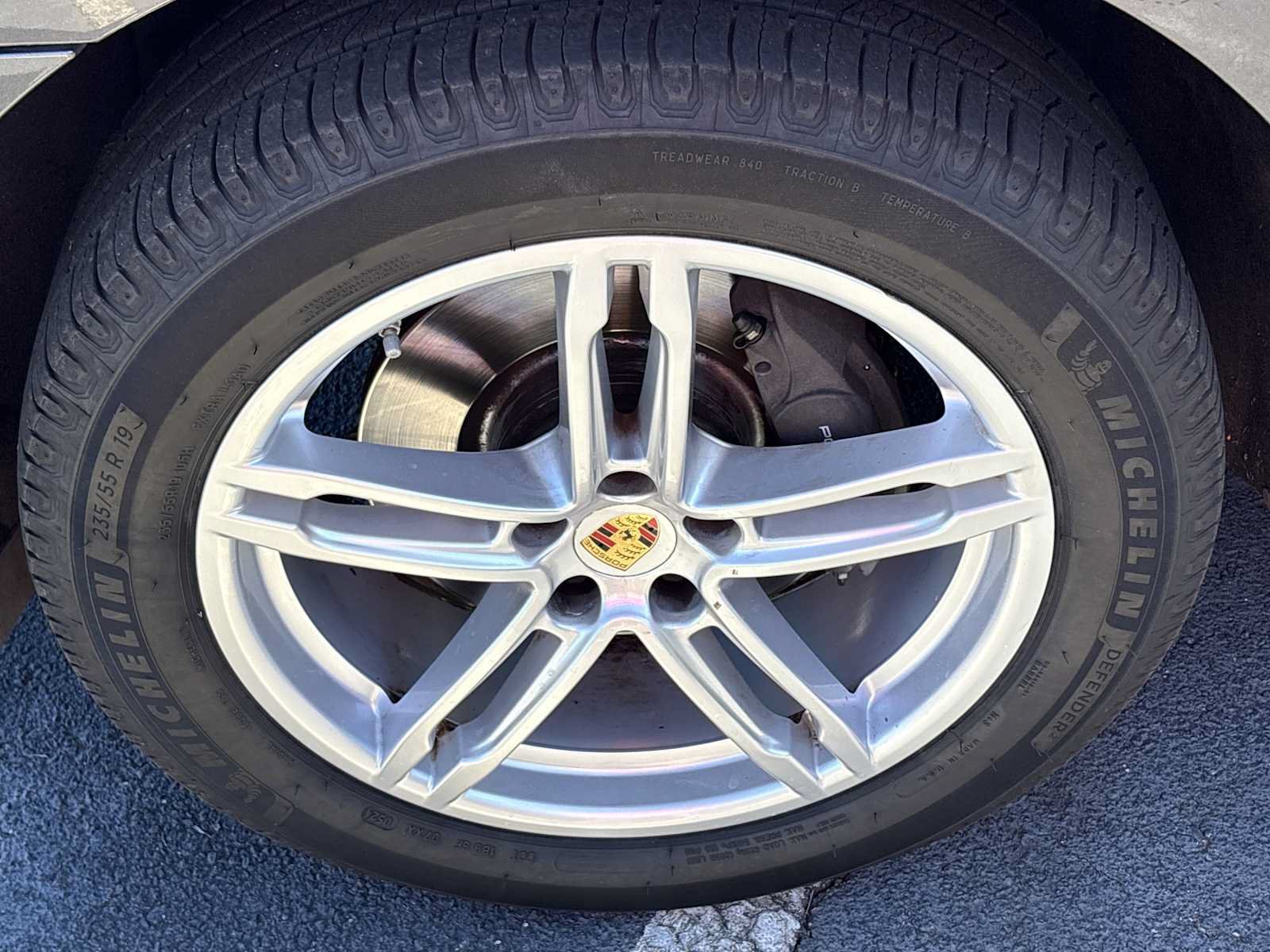Used 2018 Porsche Macan AWD/4WD image 30