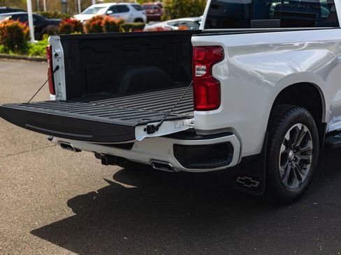 Used 2023 Chevrolet Silverado 1500 High Country AWD/4WD image 11