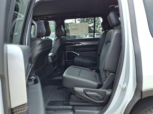 New 2026 Jeep Grand Wagoneer 4WD image 17