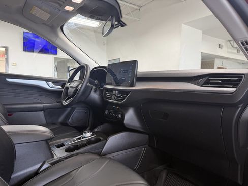 Used 2025 Ford Escape Platinum w/ Premium Technology Package image 31