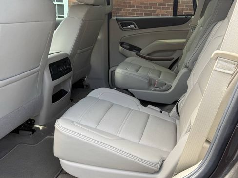 Used 2019 GMC Yukon Denali w/ Denali Ultimate Package AWD/4WD image 2