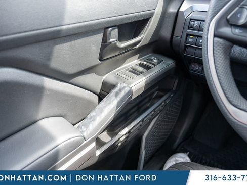 Used 2025 Toyota Tacoma SR5 w/ SR5 Upgrade Package AWD/4WD image 16
