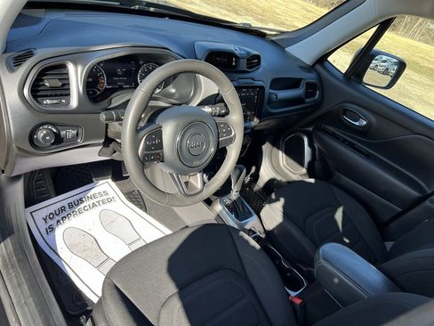 Used 2022 Jeep Renegade Latitude image 22
