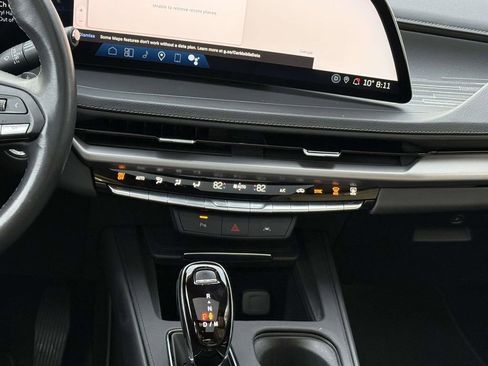 Used 2024 Cadillac XT4 Premium Luxury image 12