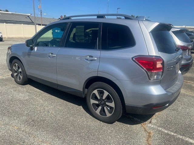 Used 2017 Subaru Forester 2.5i Limited AWD/4WD image 3