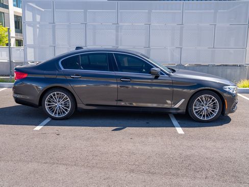 Used 2018 BMW 530i w/ Premium Package RWD image 8