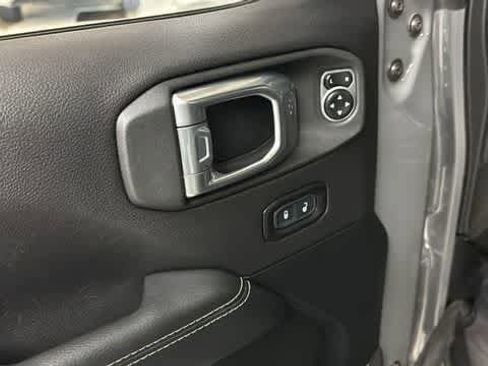 Used 2021 Jeep Gladiator Overland w/ Popular Equipment Package AWD/4WD image 12