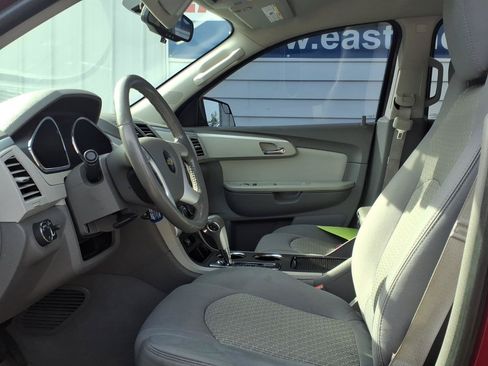 Used 2011 Chevrolet Traverse LT w/ Personal Connectivity Package FWD image 7