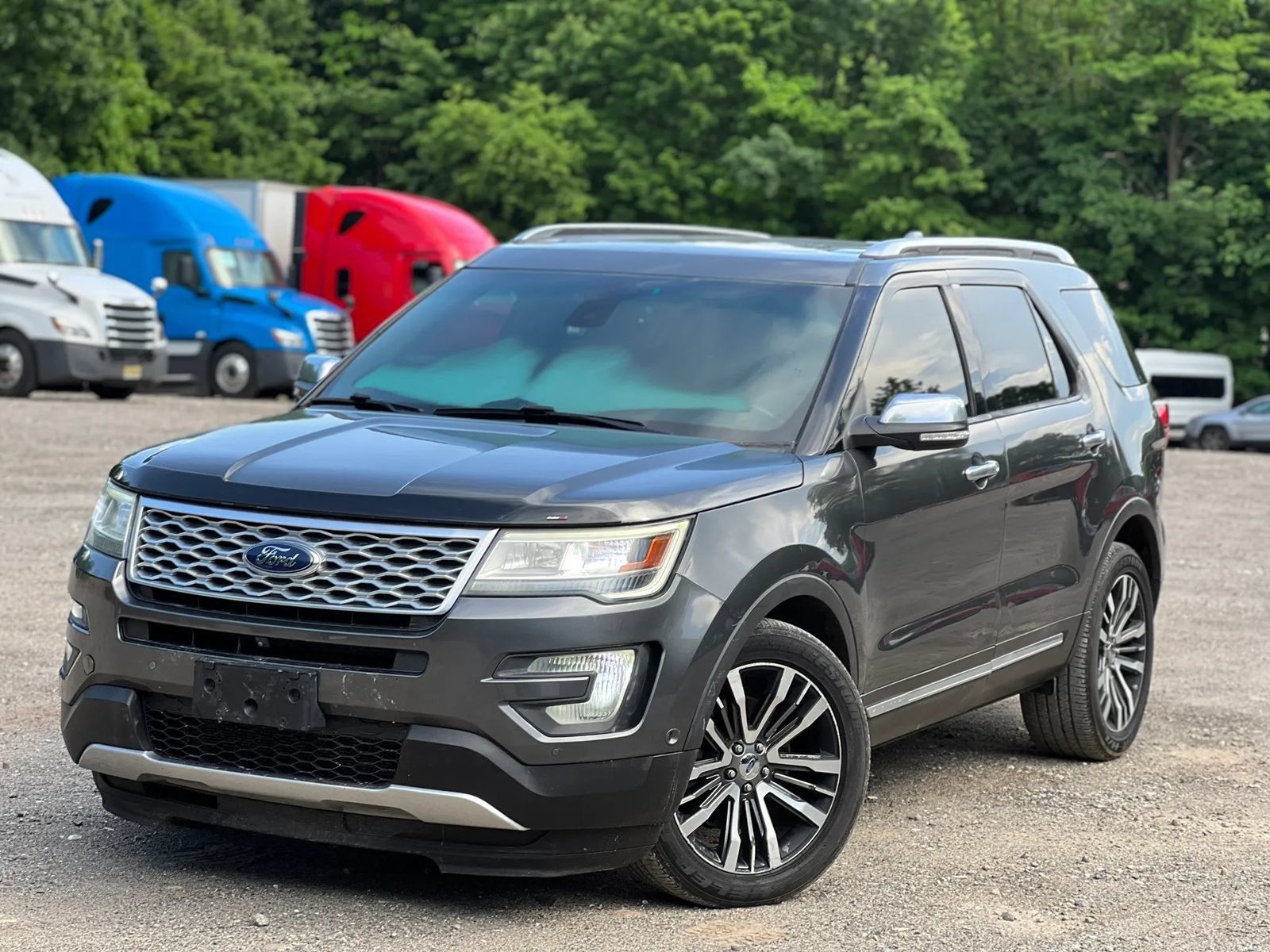 Used 2016 Ford Explorer Platinum AWD/4WD image 2