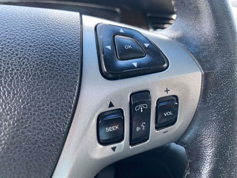 Used 2015 Ford Taurus Limited FWD image 22