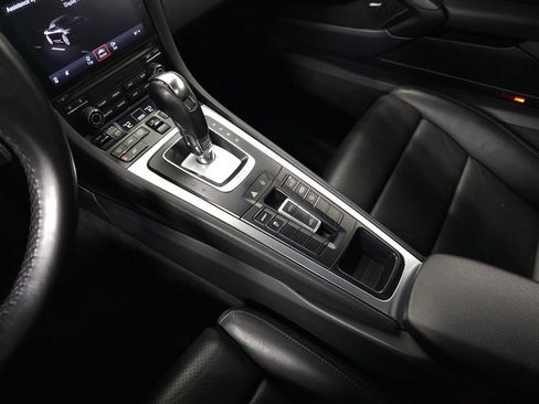 Used 2019 Porsche 718 Boxster RWD image 25