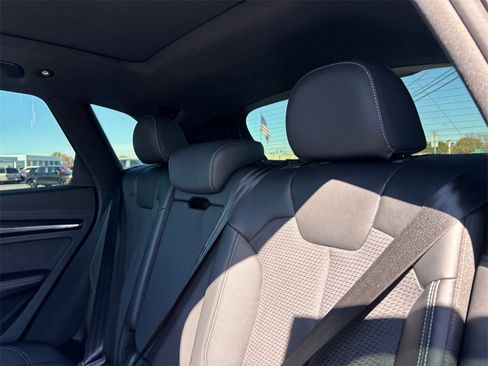 Used 2022 Audi SQ5 Prestige w/ Prestige Package image 30